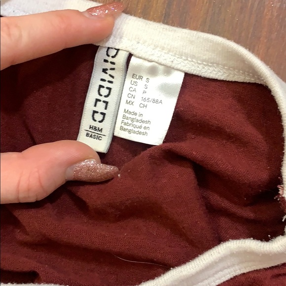 H&M T-Shirt - Picture 2 of 2